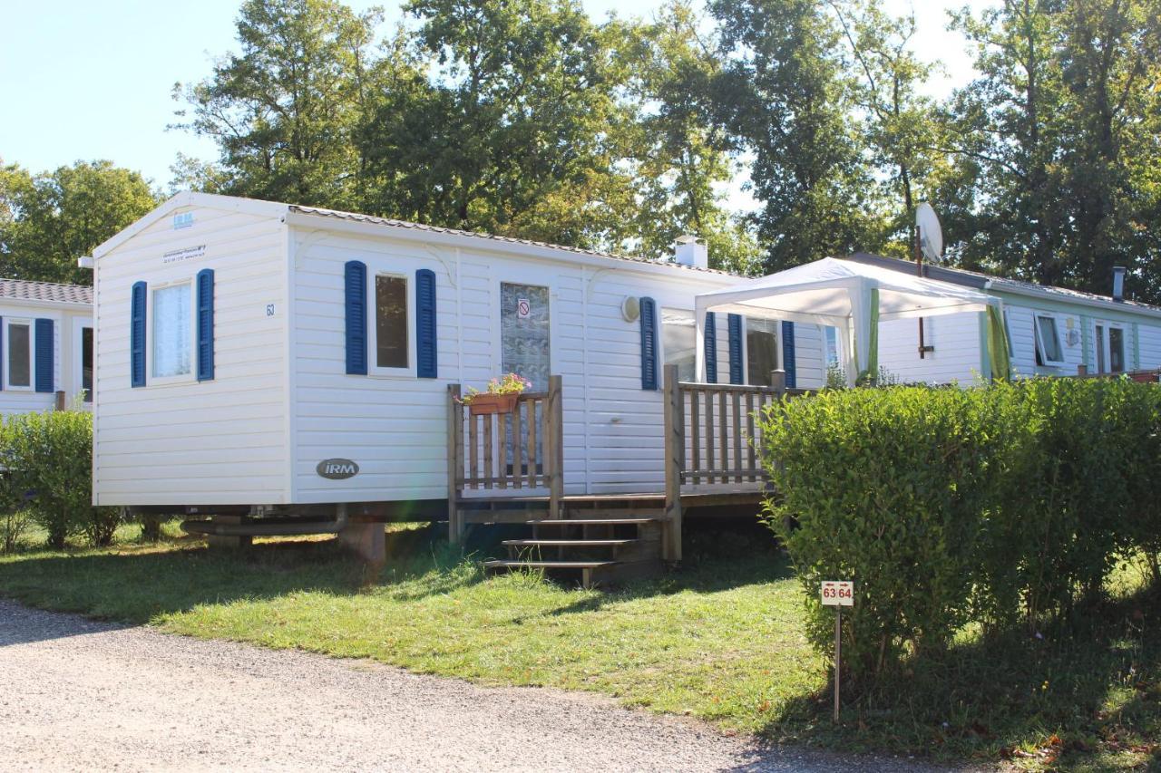 Camping Du Pontis Verteillac Buitenkant foto