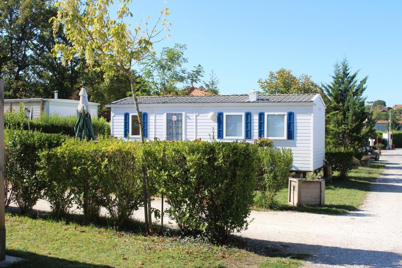 Camping Du Pontis Verteillac Buitenkant foto