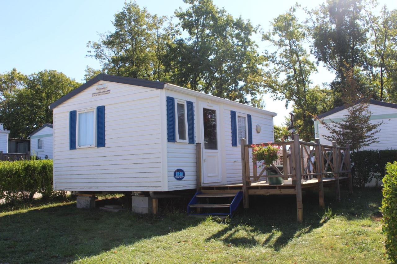 Camping Du Pontis Verteillac Buitenkant foto