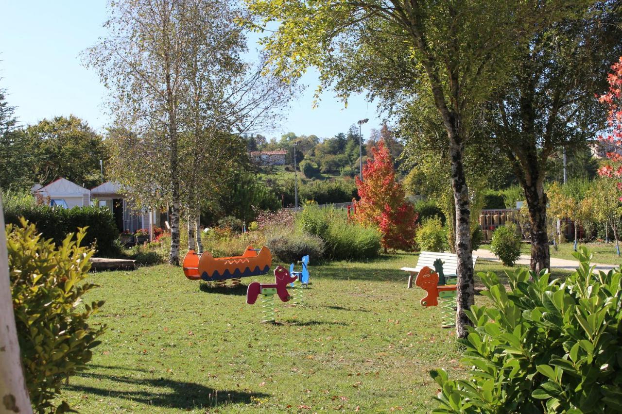 Camping Du Pontis Verteillac Buitenkant foto