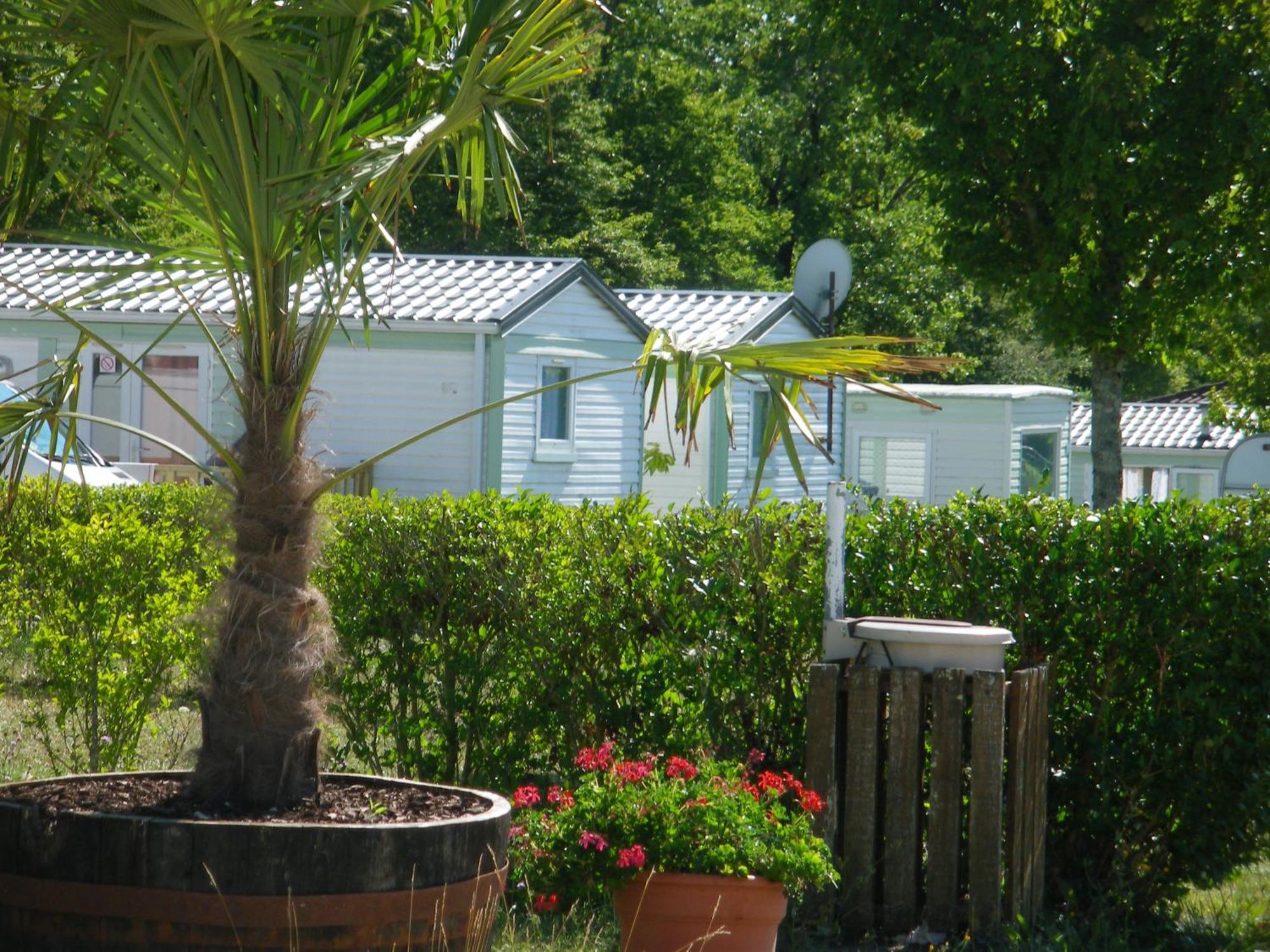 Camping Du Pontis Verteillac Buitenkant foto
