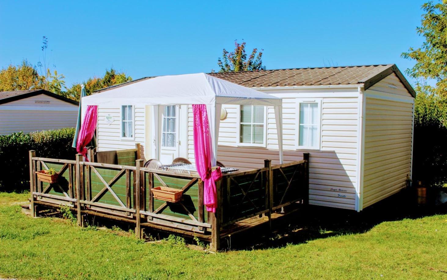 Camping Du Pontis Verteillac Buitenkant foto