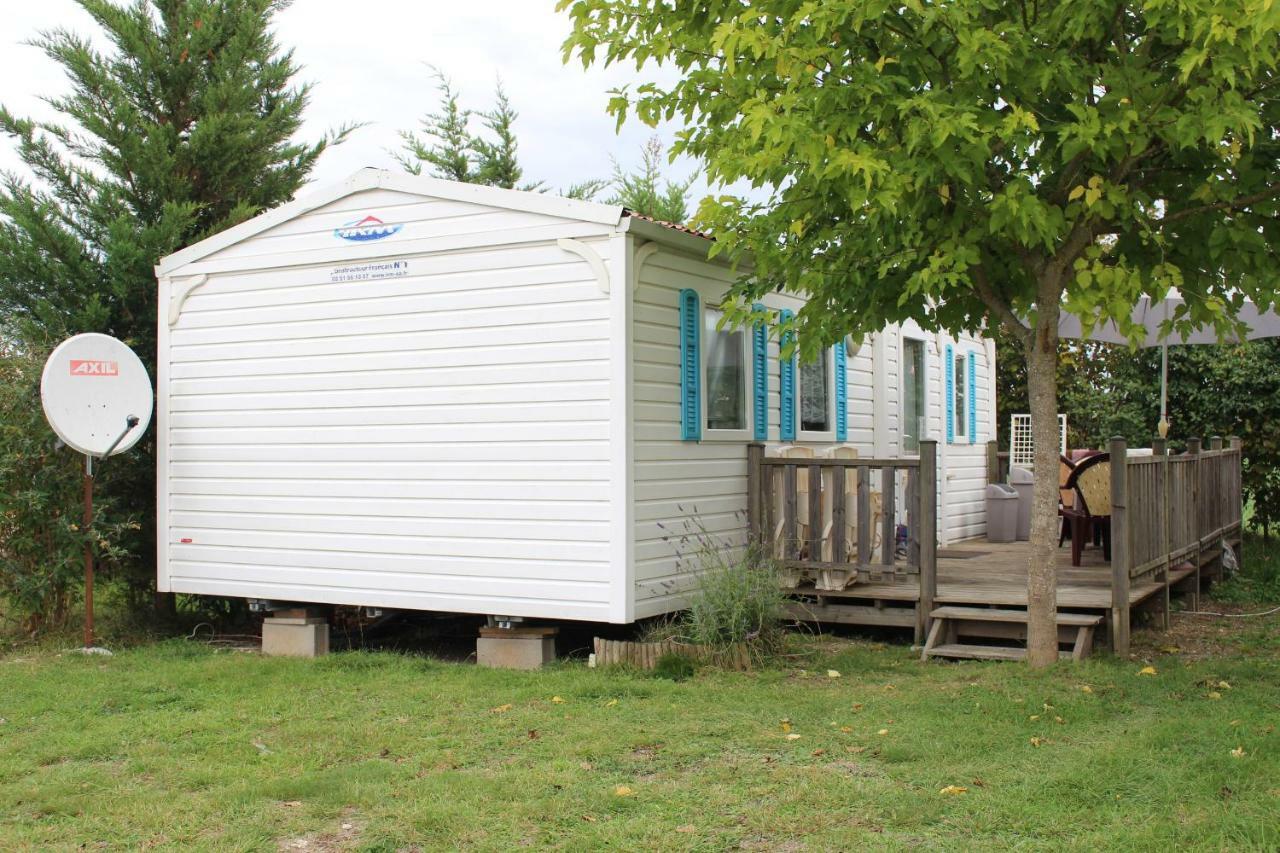 Camping Du Pontis Verteillac Buitenkant foto