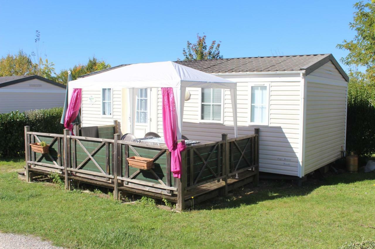 Camping Du Pontis Verteillac Buitenkant foto