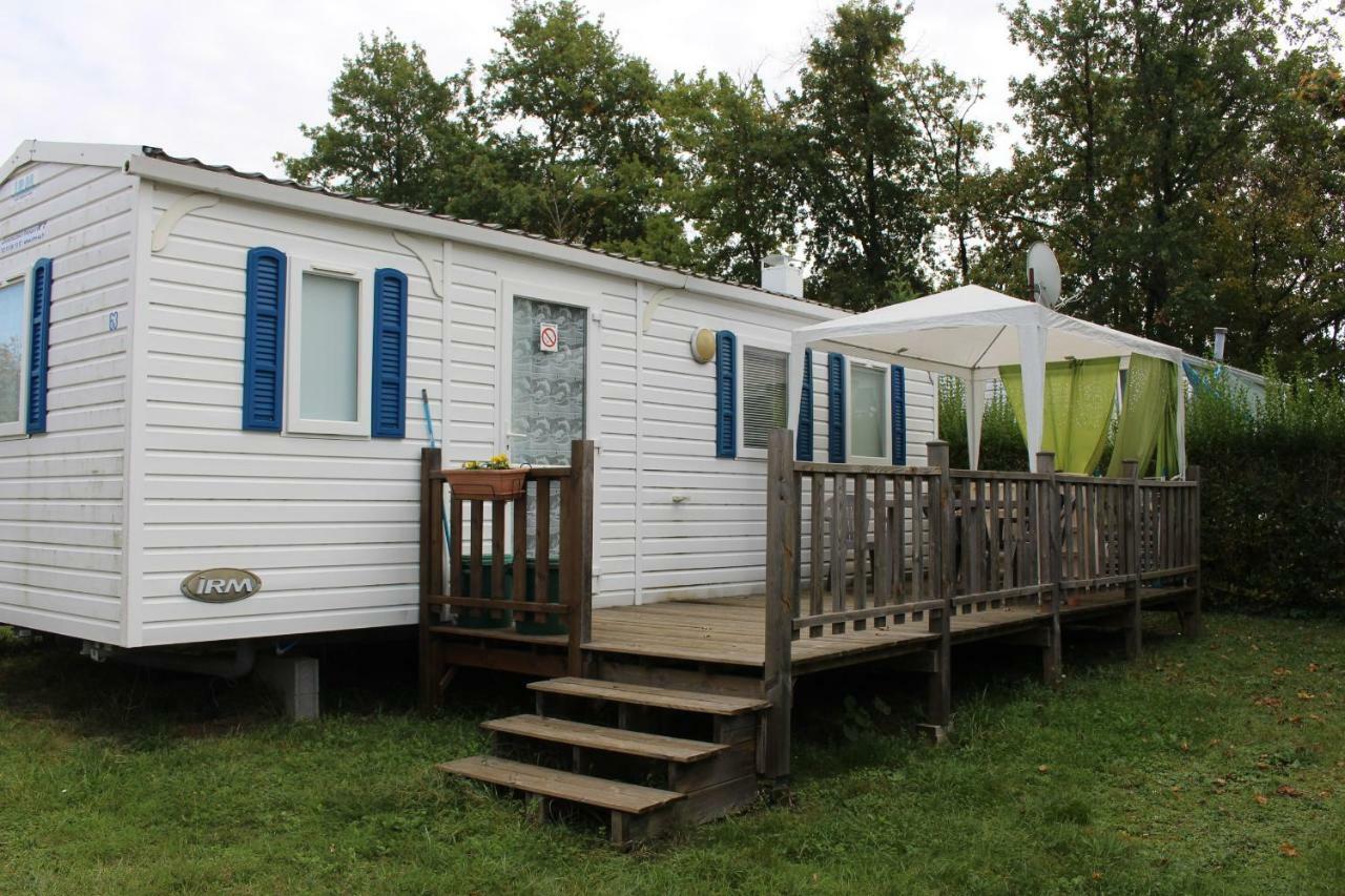 Camping Du Pontis Verteillac Buitenkant foto