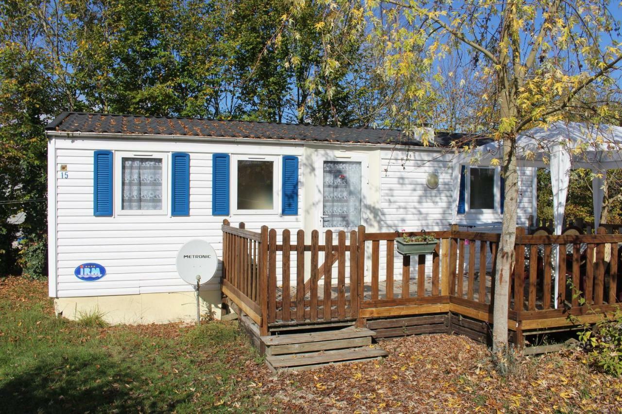Camping Du Pontis Verteillac Buitenkant foto