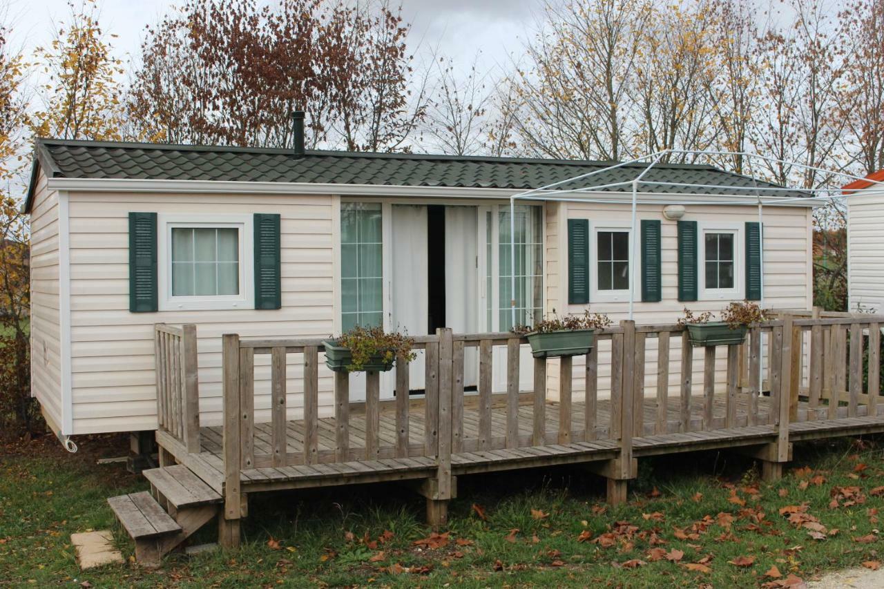 Camping Du Pontis Verteillac Buitenkant foto